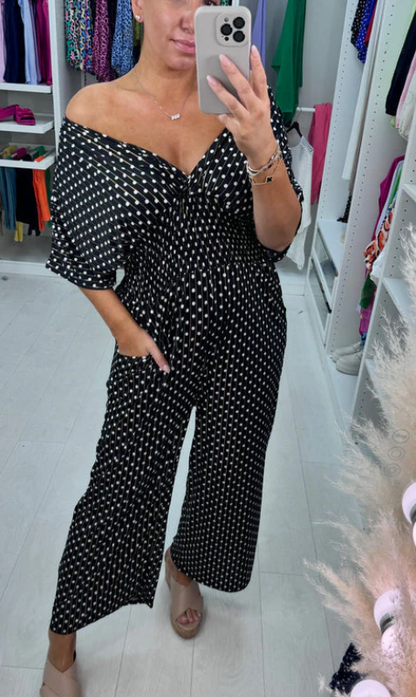 Puantiyeli desenli esnek tulum