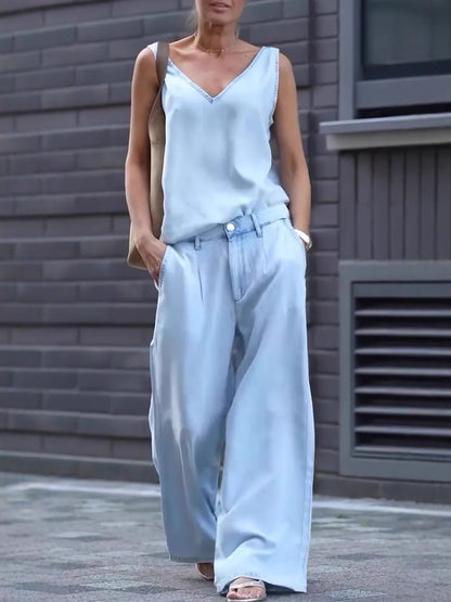 V yakalı kolsuz üst + geniş paça pantolon takımı