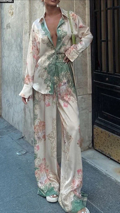 Kadınlar İçin Büyük Boy Üç Renkli Baskılı Uzun Mont ve Lastikli Bel Ceket Takımı