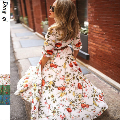 Kadın çiçekli elbise