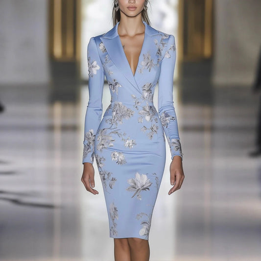 Çiçek işlemeli takım yakalı, beli vurgulayan elbise