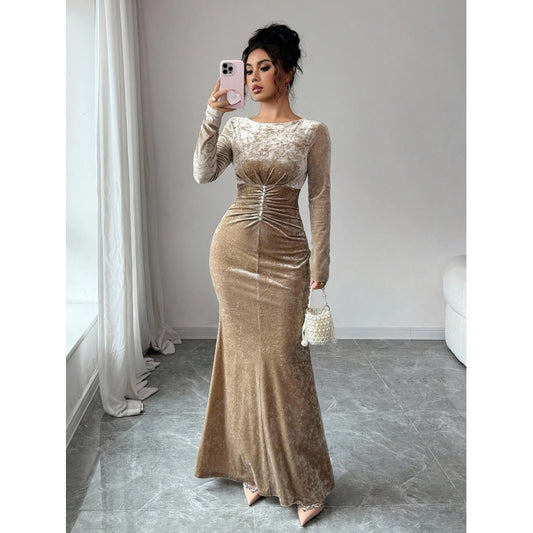 Yeni Kadın Belini Vurgulayan İnci Takı Detaylı Kadife Vücuda Oturan Uzun Etek